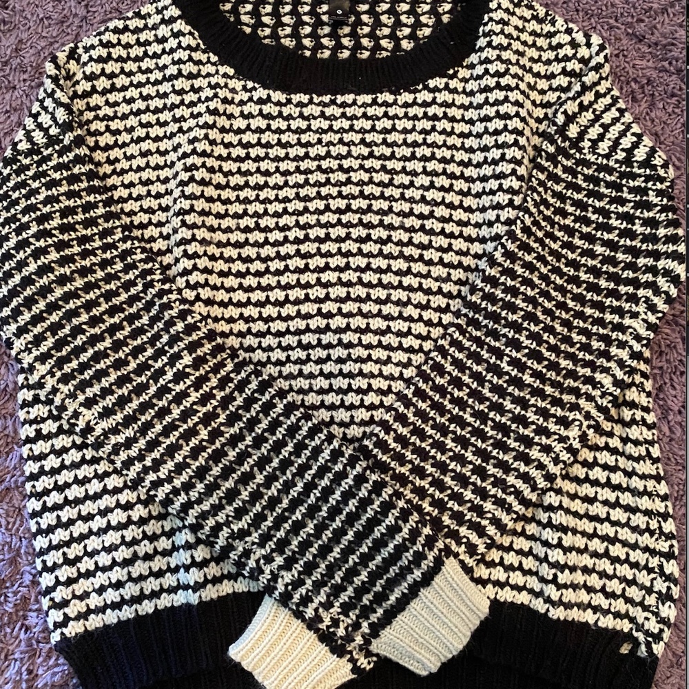 Aqua Black & White Knit Crewneck Sweater